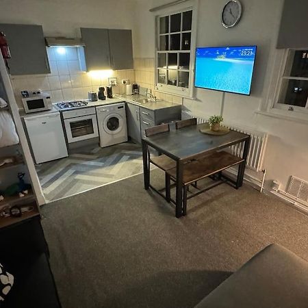 Flat In The Heart Of Camden Town Apartment ลอนดอน ภายนอก รูปภาพ