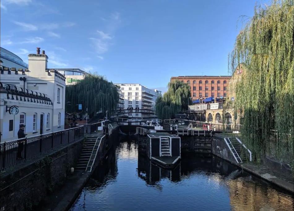 Flat In The Heart Of Camden Town Apartment ลอนดอน ภายนอก รูปภาพ